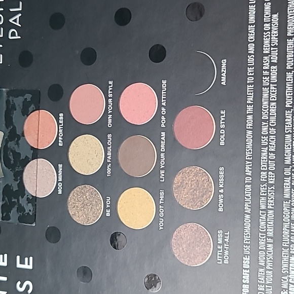 Disney's Minnie Mouse Eyeshadow Palette - Picture 5 of 6